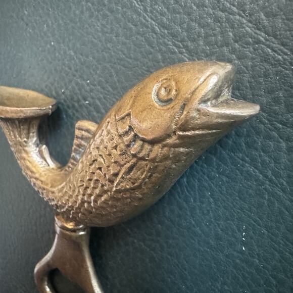 Vintage Italian Brass Fish Dual Bottle Opener Solid Angler Detail Scales Barware - Picture 4 of 16